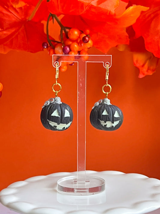 Not friendly pumpkin Earrings