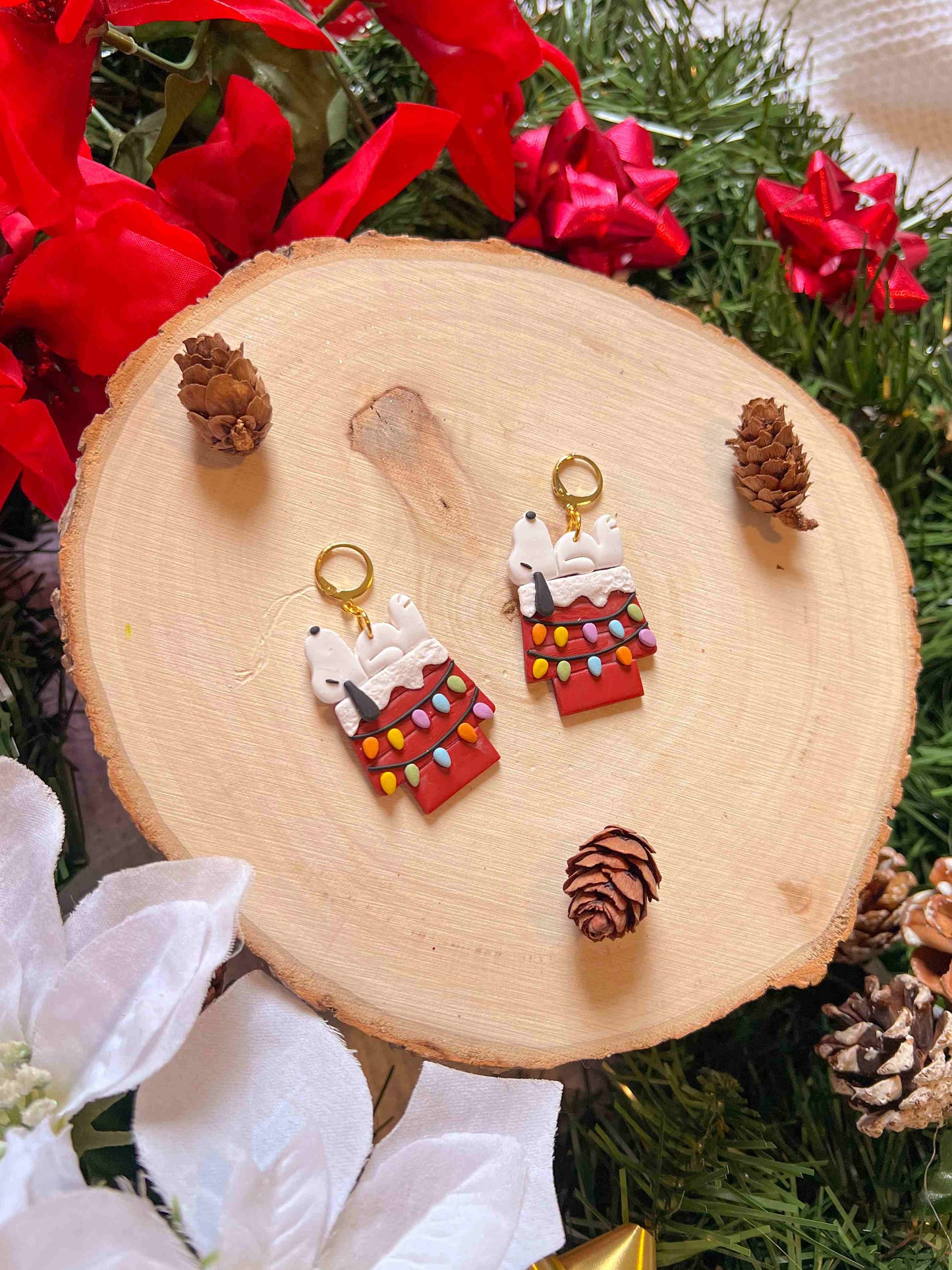 snoopy christmas world earrings